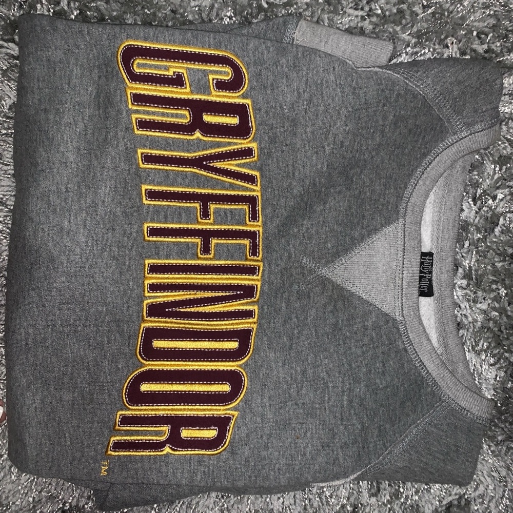 Light gray Gryfinndor Sweater